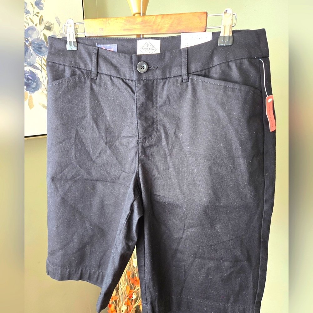 St.John's Bay Bermuda shorts sz 10 Black